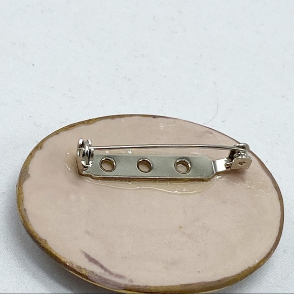 Vintage Purple Flower Ceramic Brooch Pin Gold Edge Handpainted Signed - Picture 3 of 4